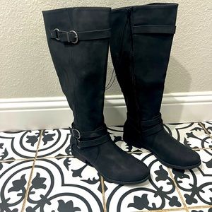 Black boots - brand new!